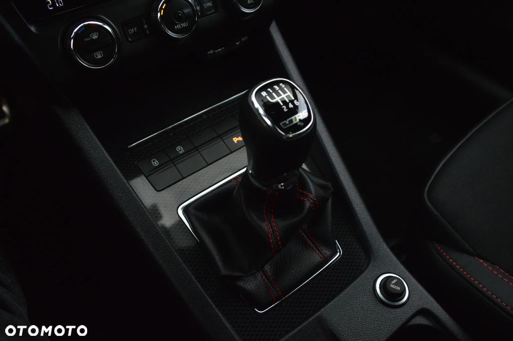 Skoda Octavia 2.0 TDI RS - 28