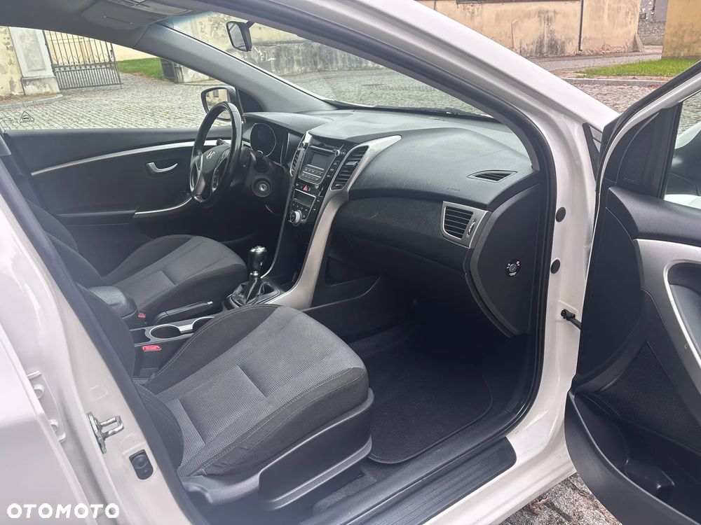 Hyundai i30 1.6 CRDI Trend - 19