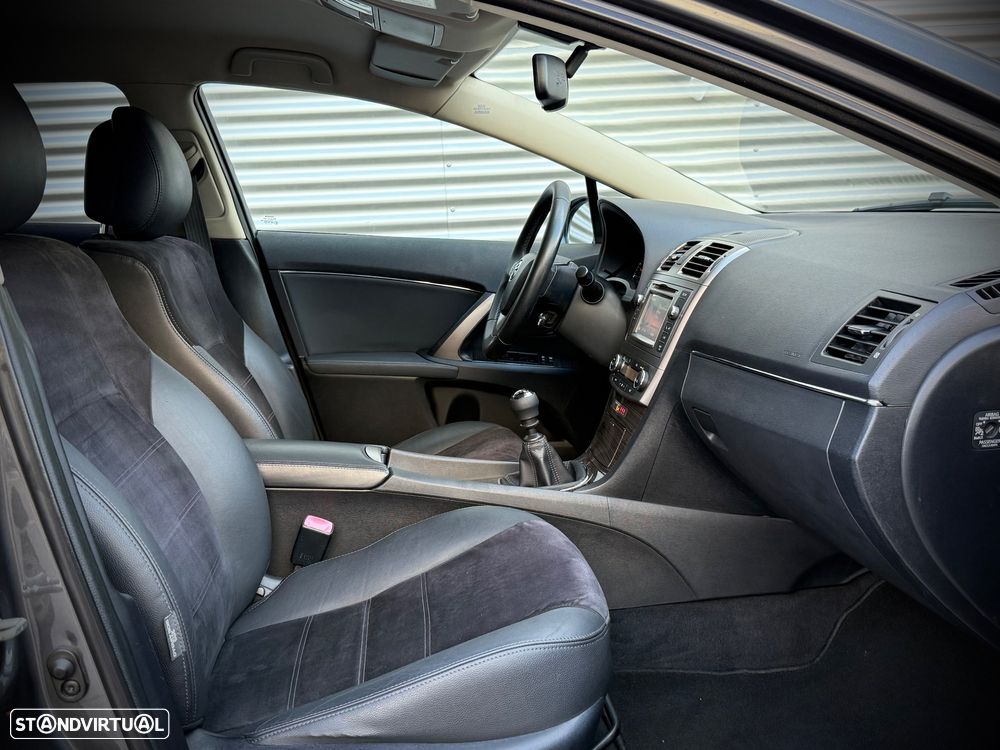Toyota Avensis SW 2.0 D-4D Luxury - 10