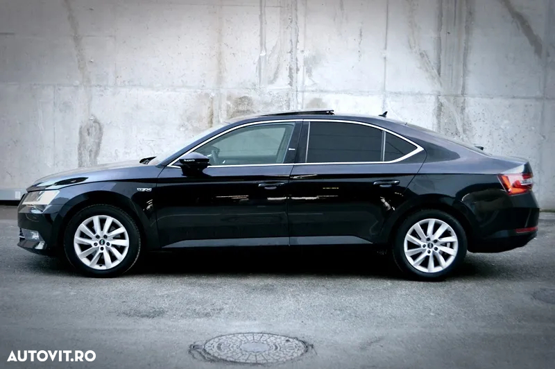 Skoda Superb 2.0 TDI DSG Style - 10