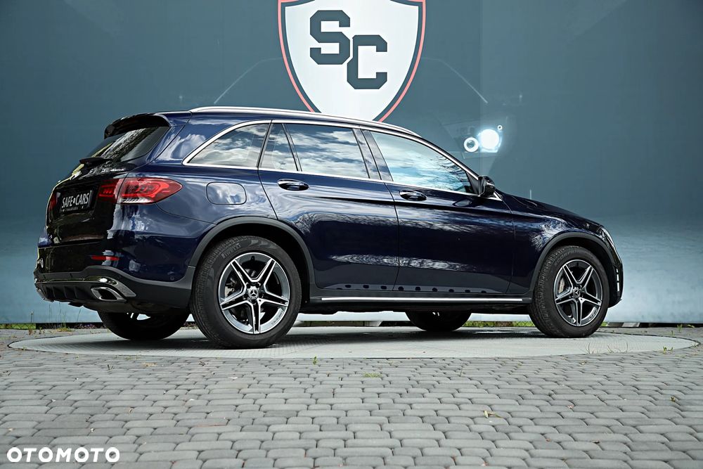 Mercedes-Benz GLC 300 4Matic 9G-TRONIC AMG Line - 9