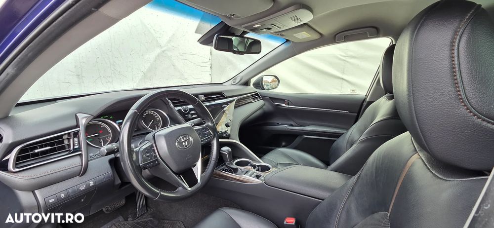 Toyota Camry 2.5 Exclusive - 12