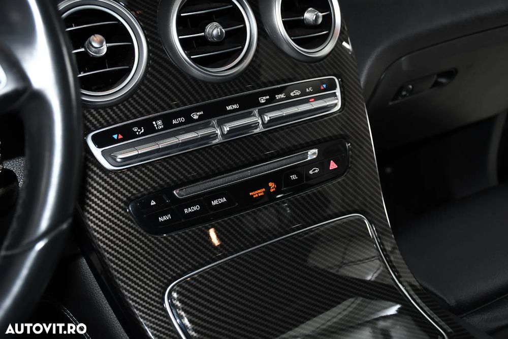 Mercedes-Benz GLC 220 d 4MATIC 9G-TRONIC AMG Line - 27