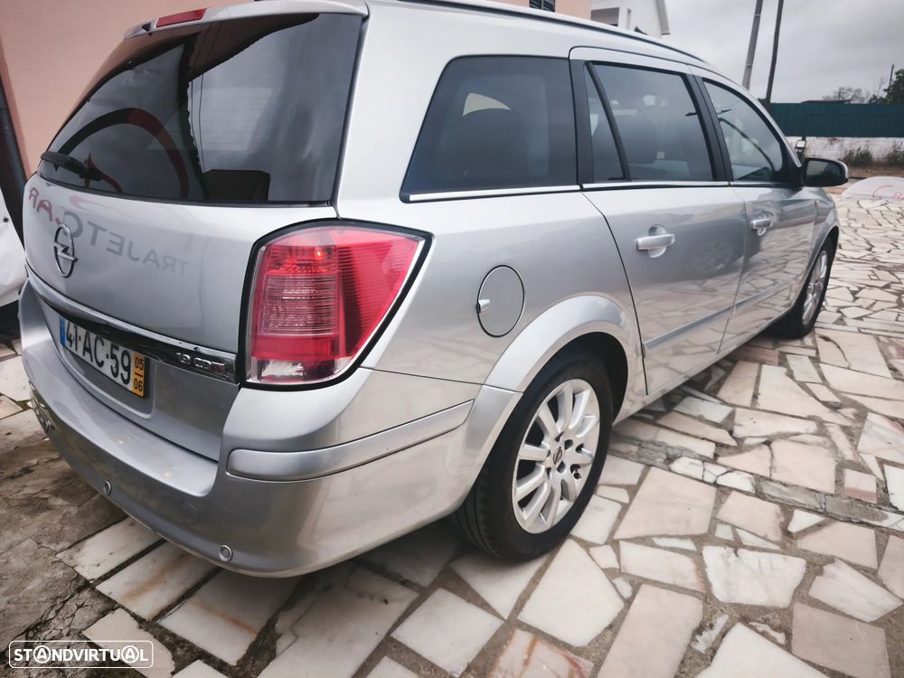 Opel Astra Caravan 1.9 CDTi Cosmo - 3