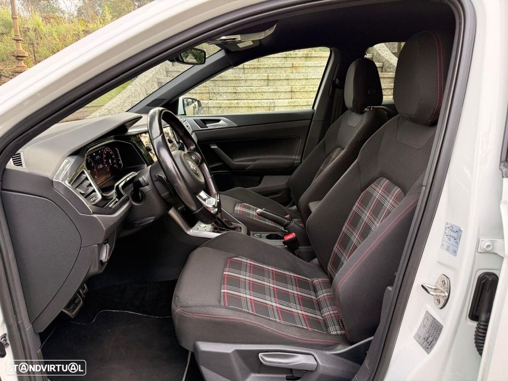 VW Polo 2.0 TSI DSG GTI - 32