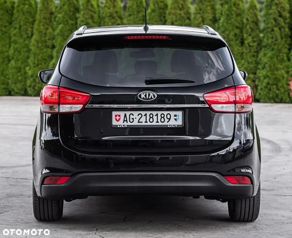 Kia Carens - 11