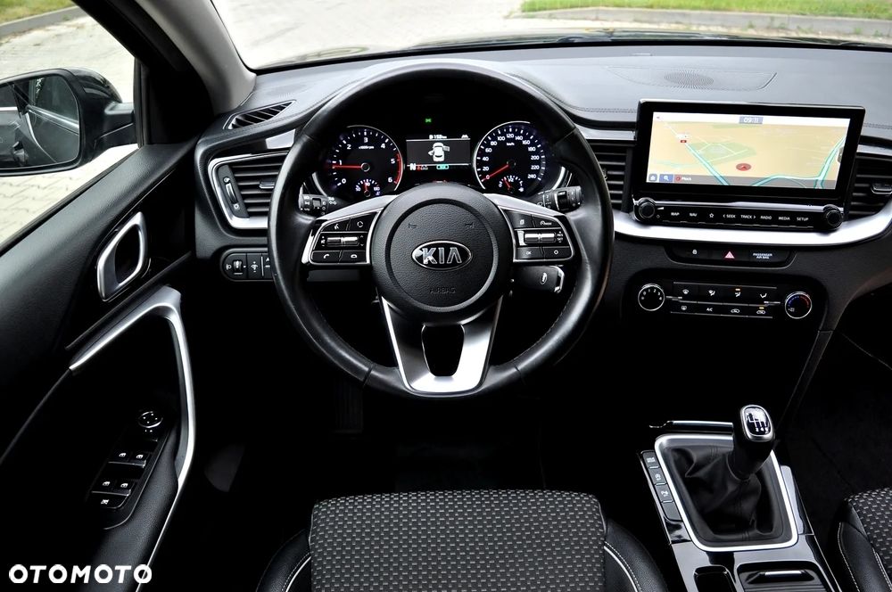 Kia XCeed 1.6 CRDi PLATINUM EDITION - 22