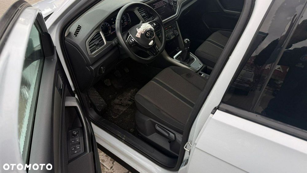 Volkswagen T-Roc - 9