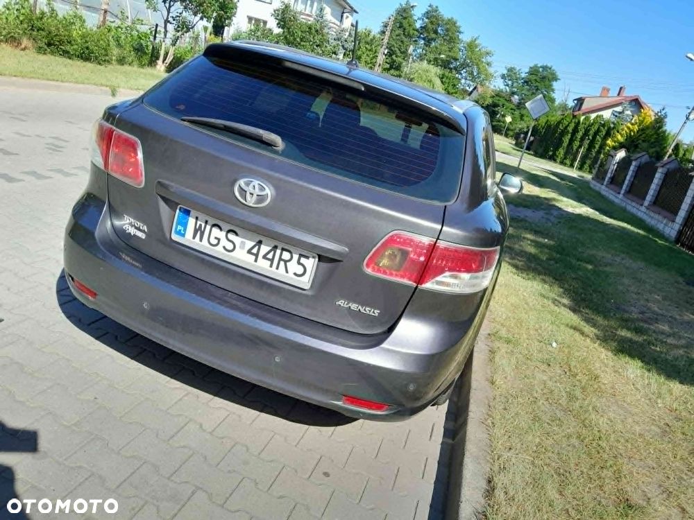 Toyota Avensis 2.0 D-4D - 6