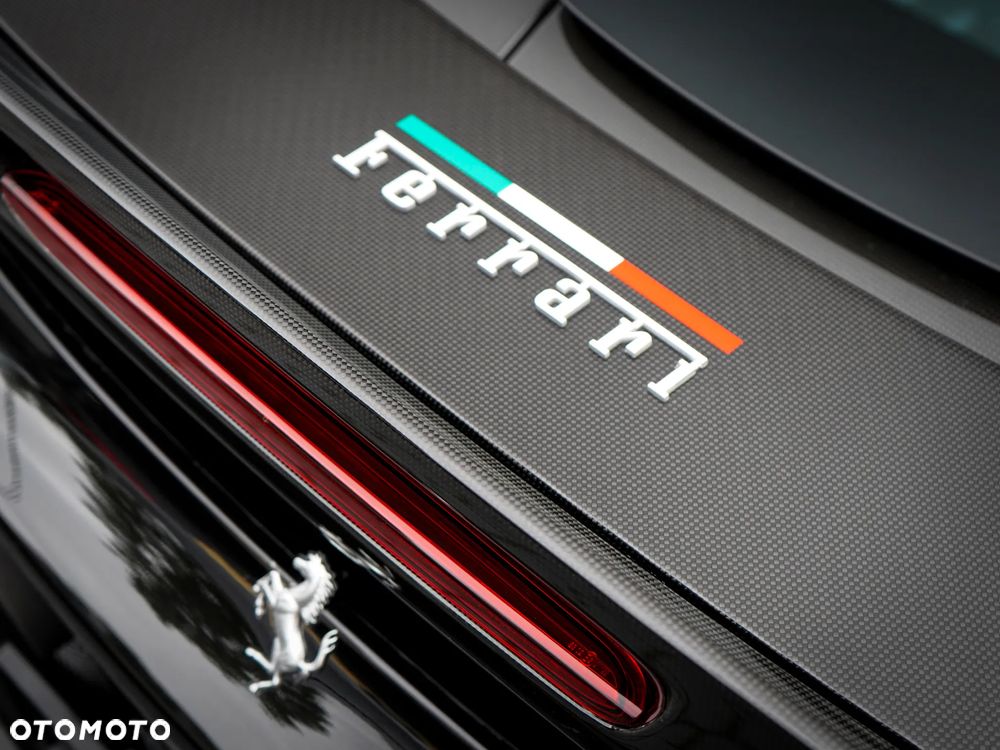 Ferrari SF90 Spider - 13