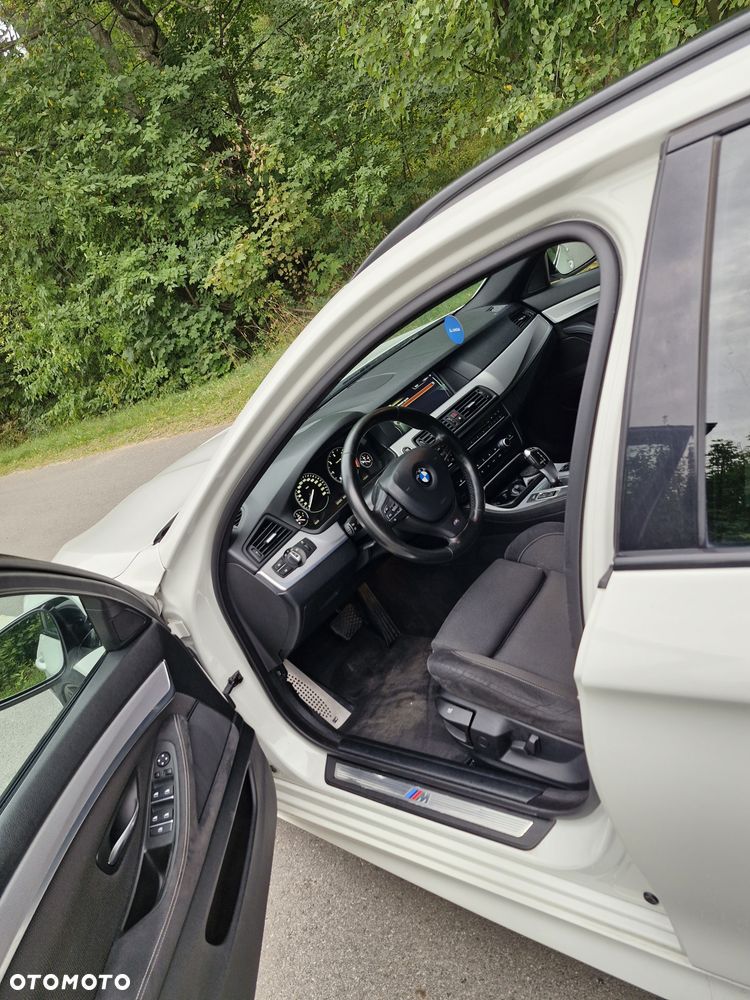 BMW Seria 5 525d - 9