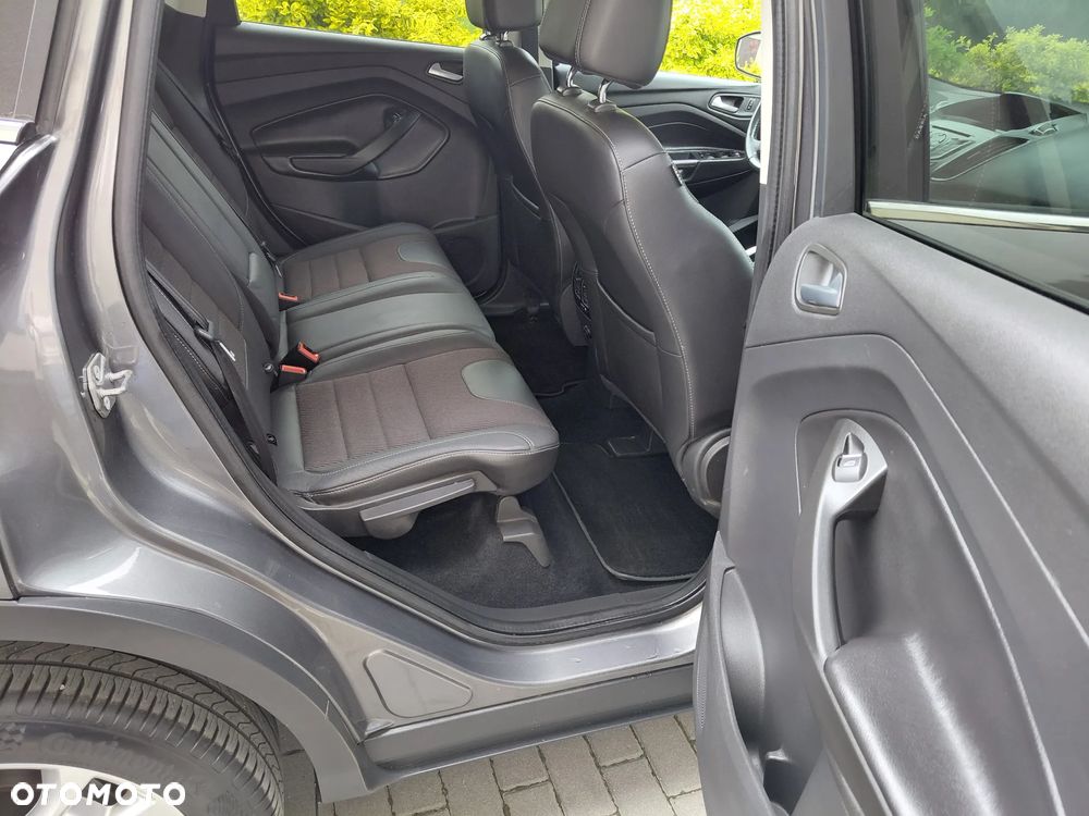 Ford Kuga 1.6 EcoBoost 2x4 Titanium - 33