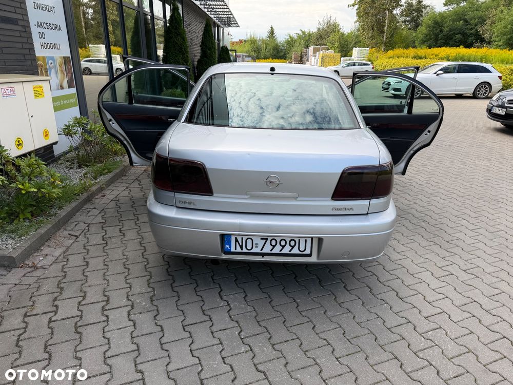Opel Omega 2.2 Elegance - 13