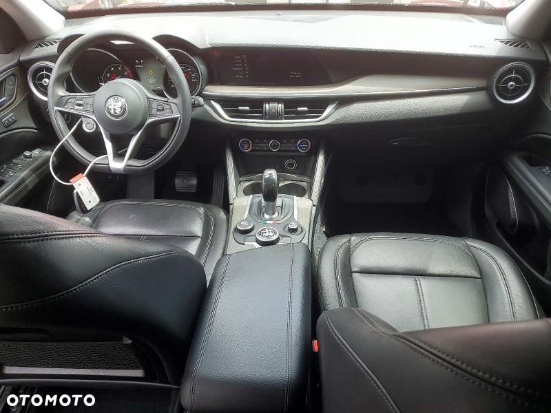 Alfa Romeo Stelvio - 8