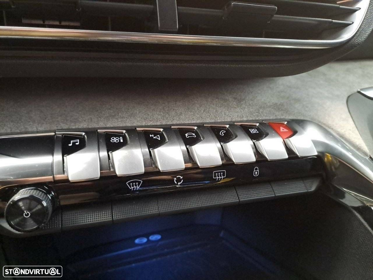 Peugeot 3008 1.5 BlueHDi GT EAT8 - 23