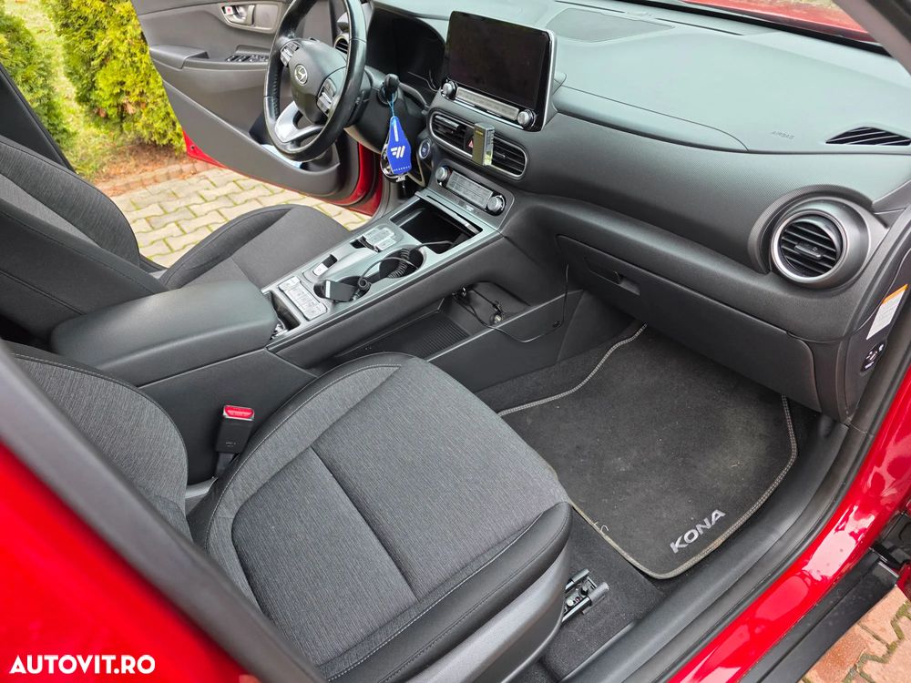 Hyundai KONA - 14