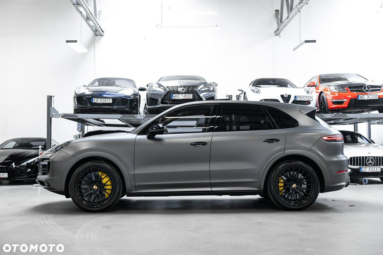 Porsche Cayenne Turbo - 8
