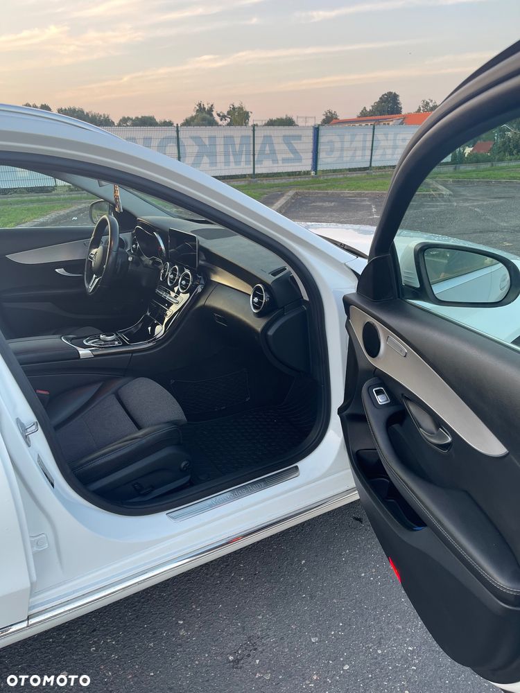 Mercedes-Benz Klasa C 300 de 9G-TRONIC - 9