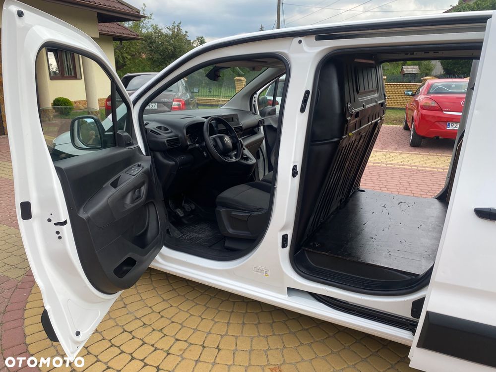 Citroën BERLINGO 1.6 HDI, MAX długi, 3-osobowy, klimatyzacja, zakupiony w salonie w Rzeszowie, bezwypadkowy - 19
