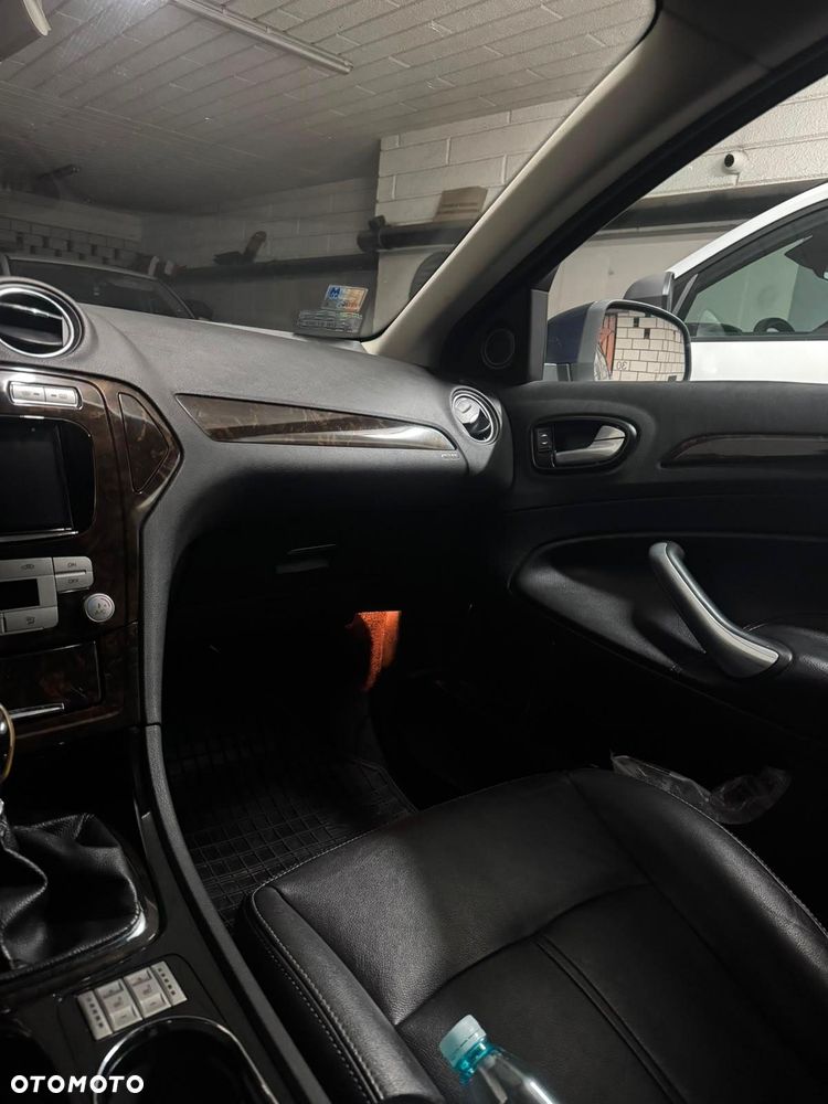 Ford Mondeo - 21