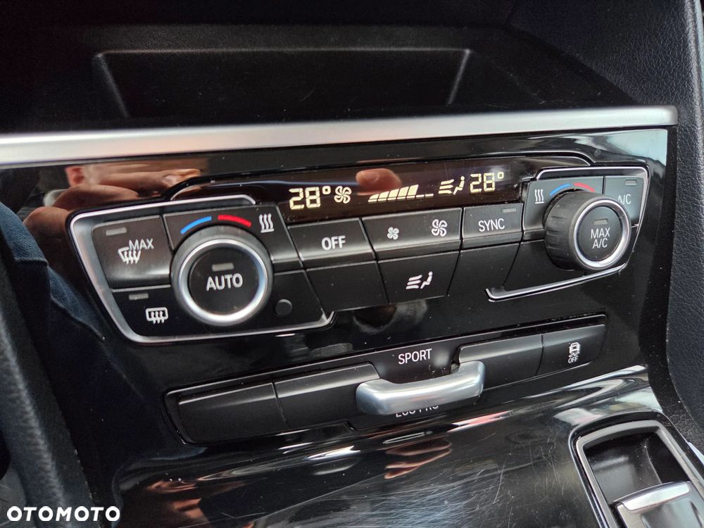 BMW Seria 2 218i Advantage - 29