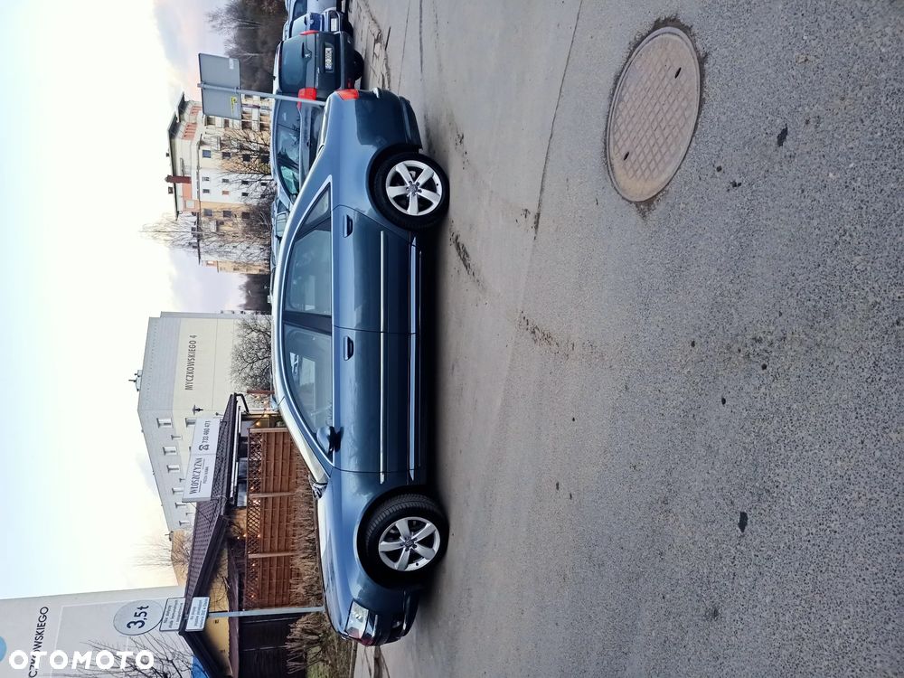 Audi A8 4.2 Quattro - 11