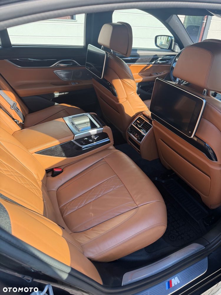BMW Seria 7 750i xDrive - 26