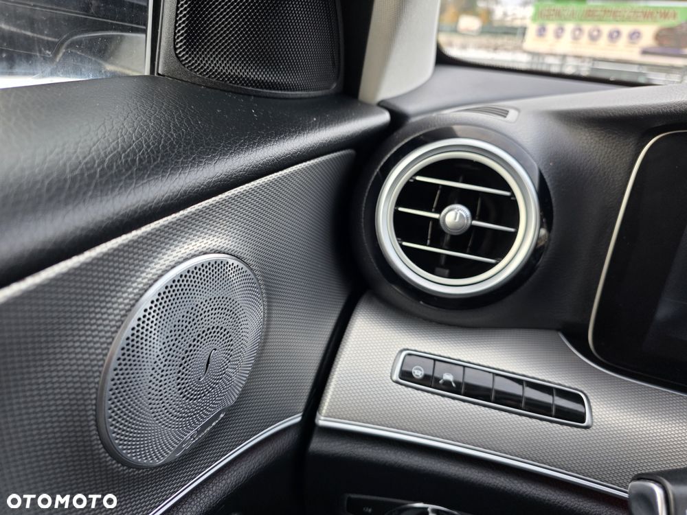 Mercedes-Benz Klasa E 200 9G-TRONIC - 29