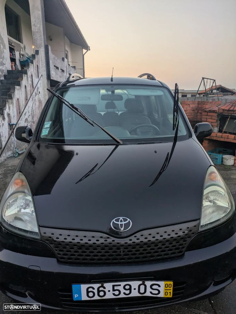 Toyota Yaris Verso 1.3 Luna - 4