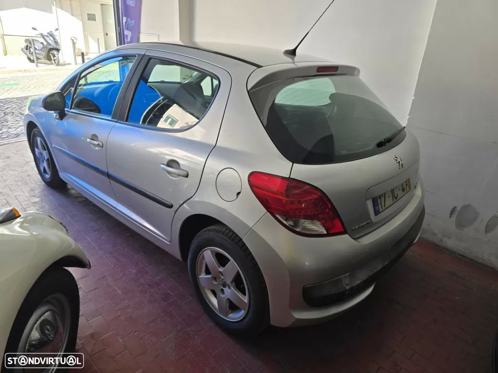 Peugeot 207 1.4 16V Trendy - 4