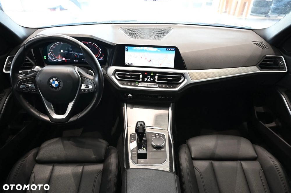 BMW Seria 3 330i xDrive Sport Line - 8