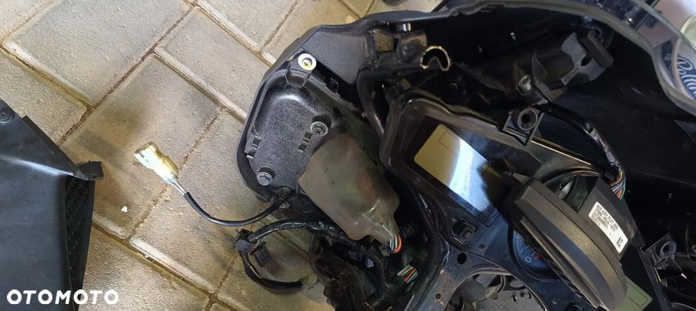 HONDA CBF 1000 LICZNIK ZEGARY WYPEŁNIENIE OWIEWKA BOK ZEGARY - 17