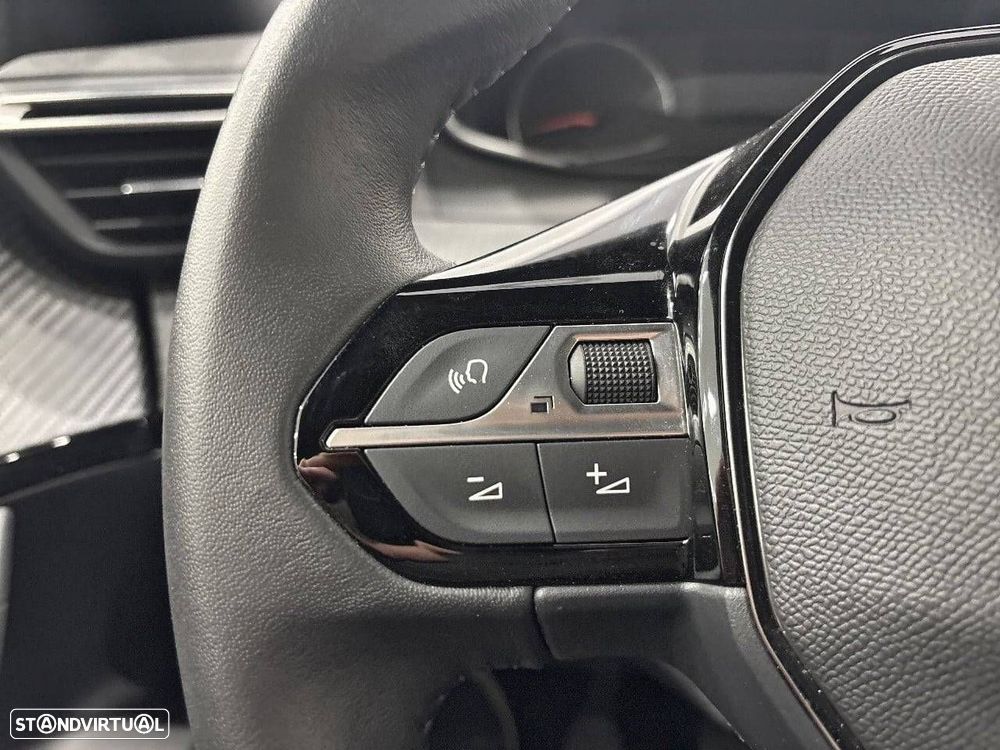 Peugeot 2008 1.2 PureTech Active - 19