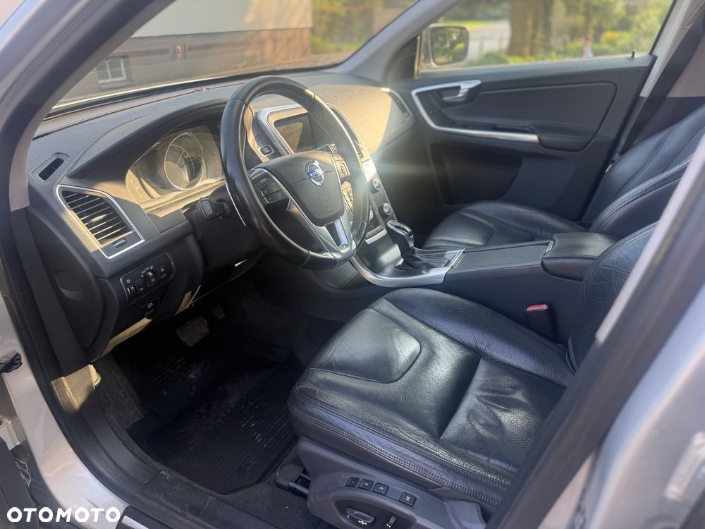 Volvo XC 60 T6 AWD Momentum - 25