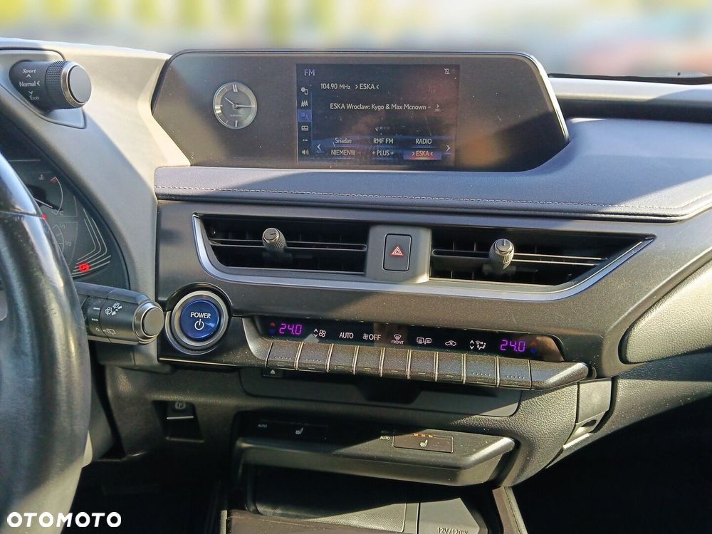 Lexus UX - 14