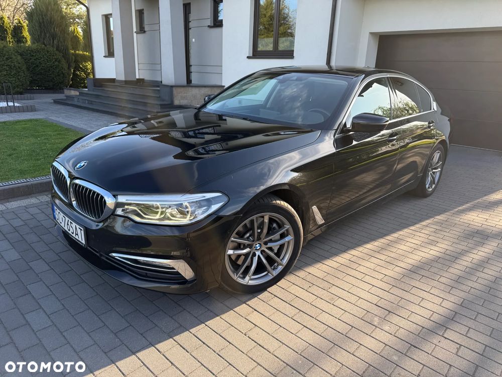 BMW Seria 5 530d xDrive Sport-Aut Luxury Line - 2
