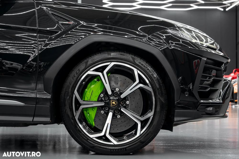 Lamborghini URUS - 12