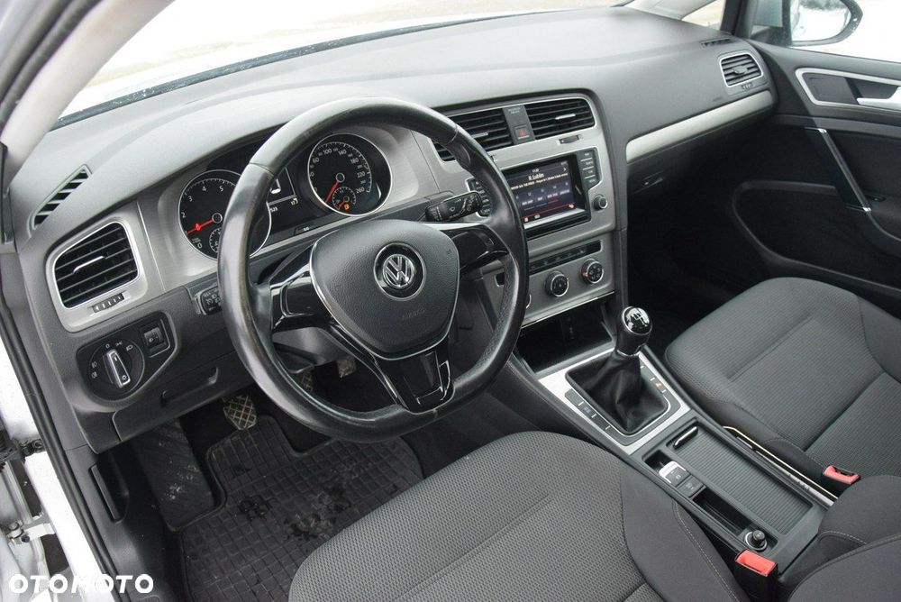 Volkswagen Golf 1.2 TSI BlueMotion Technology Comfortline - 32