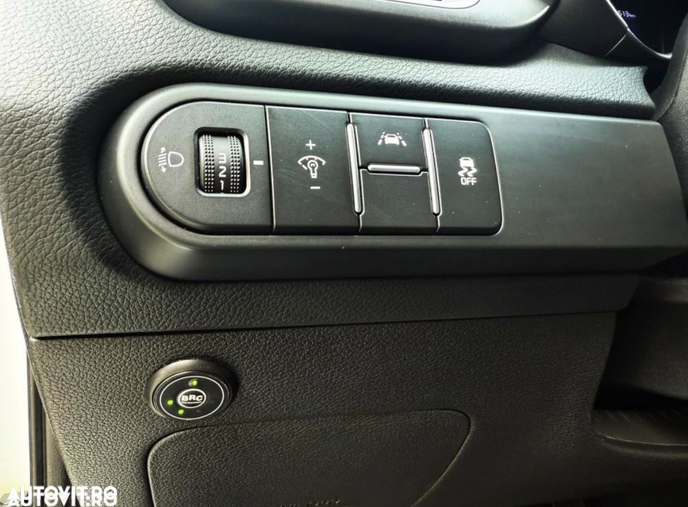 Kia Ceed - 11