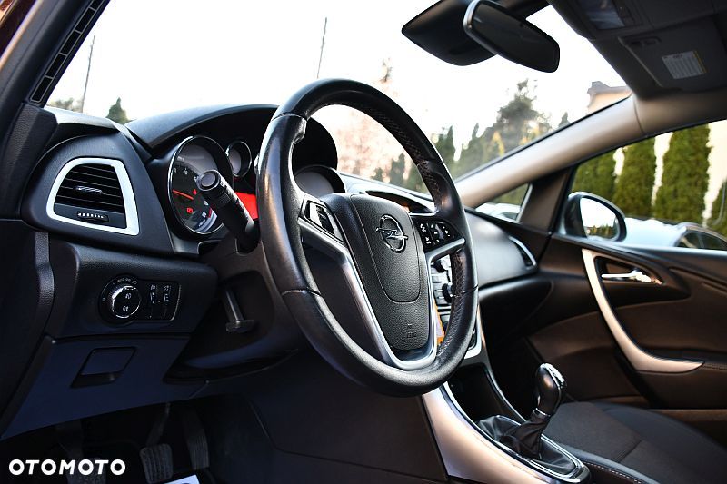 Opel Astra 1.4 Turbo Edition - 11