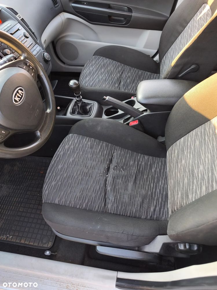 Kia Ceed 1.6 Comfort + - 5