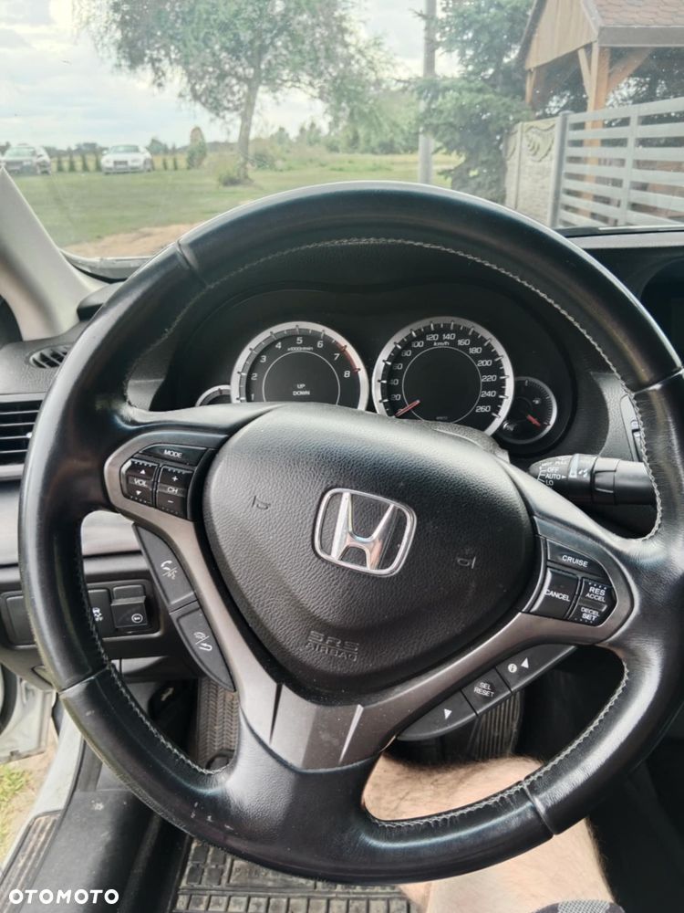 Honda Accord 2.0 Executive - 8
