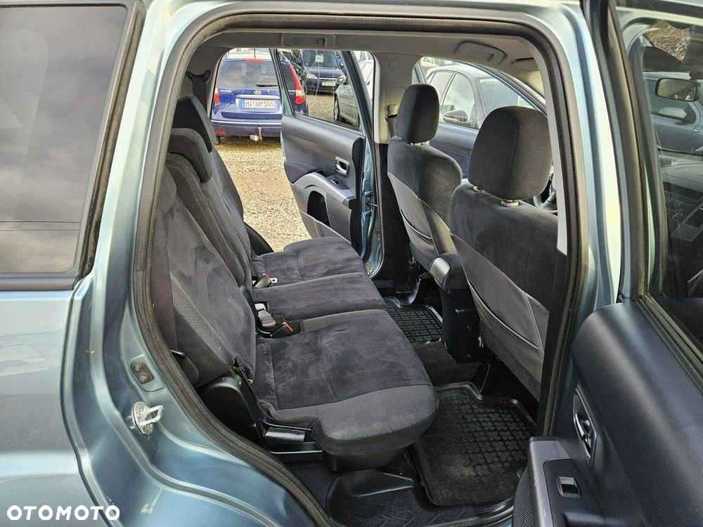 Mitsubishi Outlander - 12