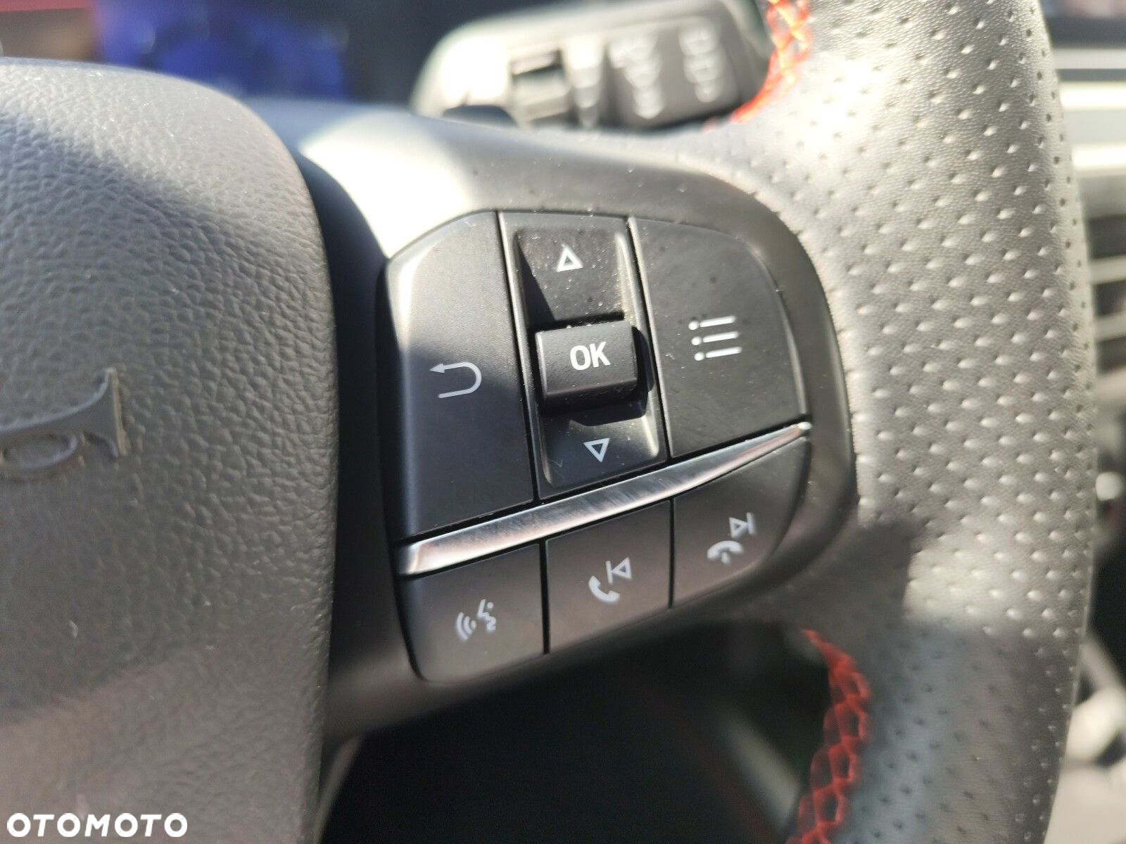 Ford Kuga - 25