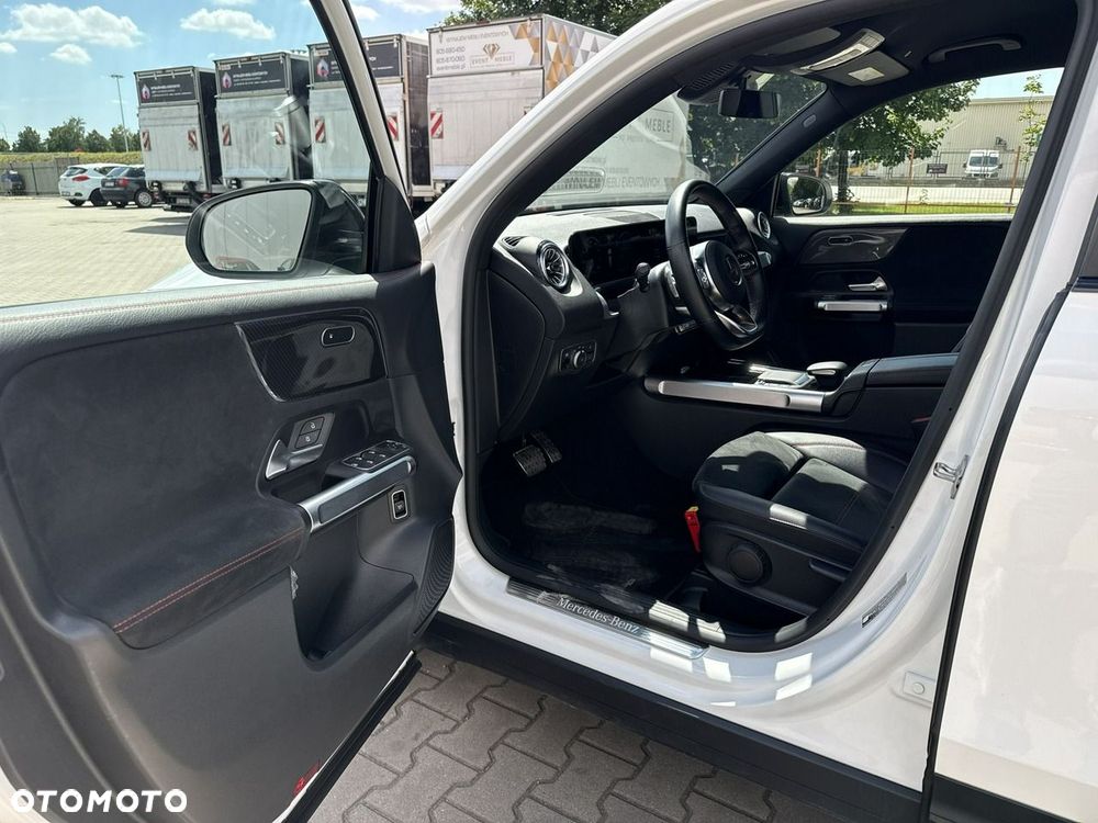 Mercedes-Benz GLB 200 7G-DCT - 10