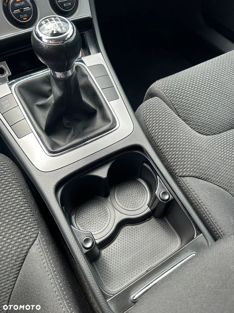 Volkswagen Passat 2.0 FSI Comfortline - 14