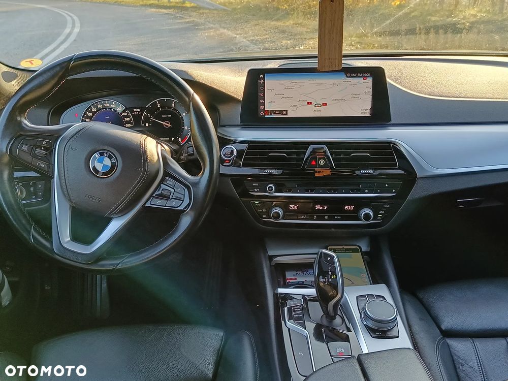 BMW Seria 5 520d Luxury Line - 9