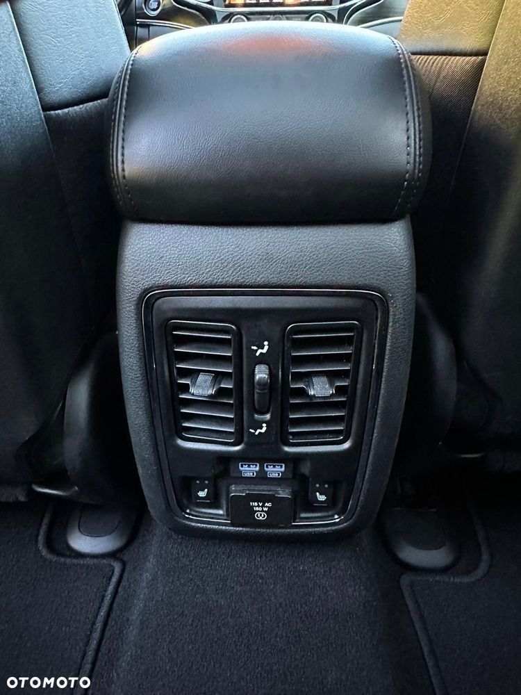Jeep Grand Cherokee - 28