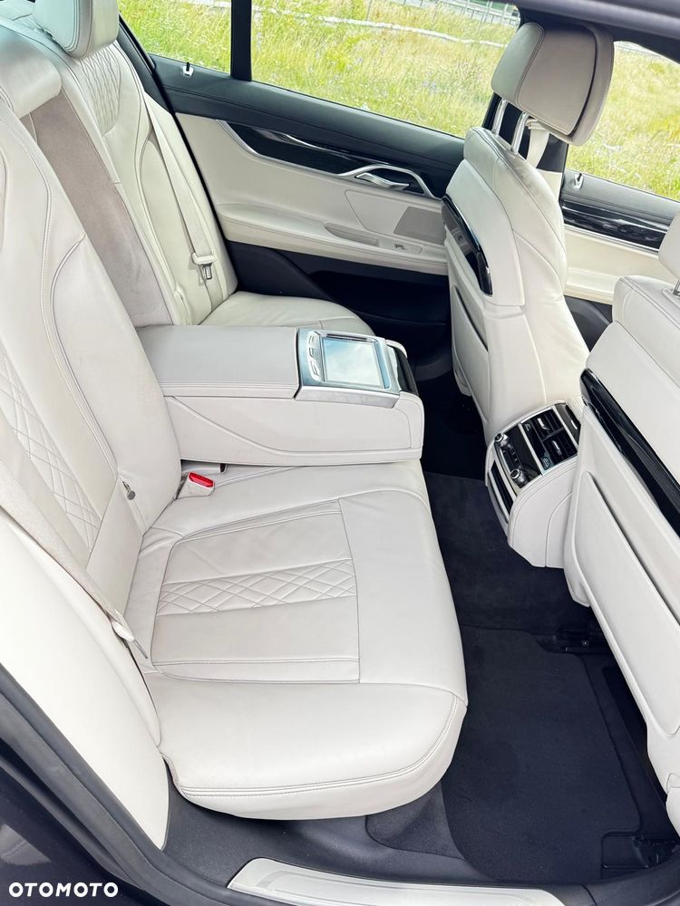 BMW Seria 7 730d xDrive - 17