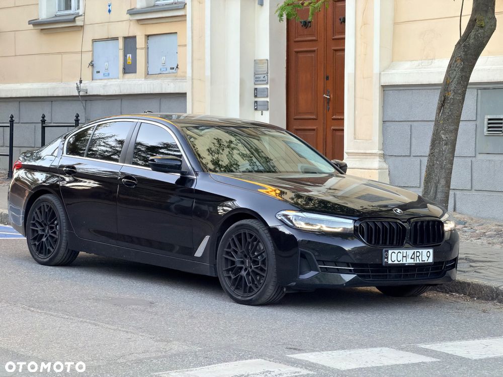 BMW Seria 5 520d xDrive mHEV - 17